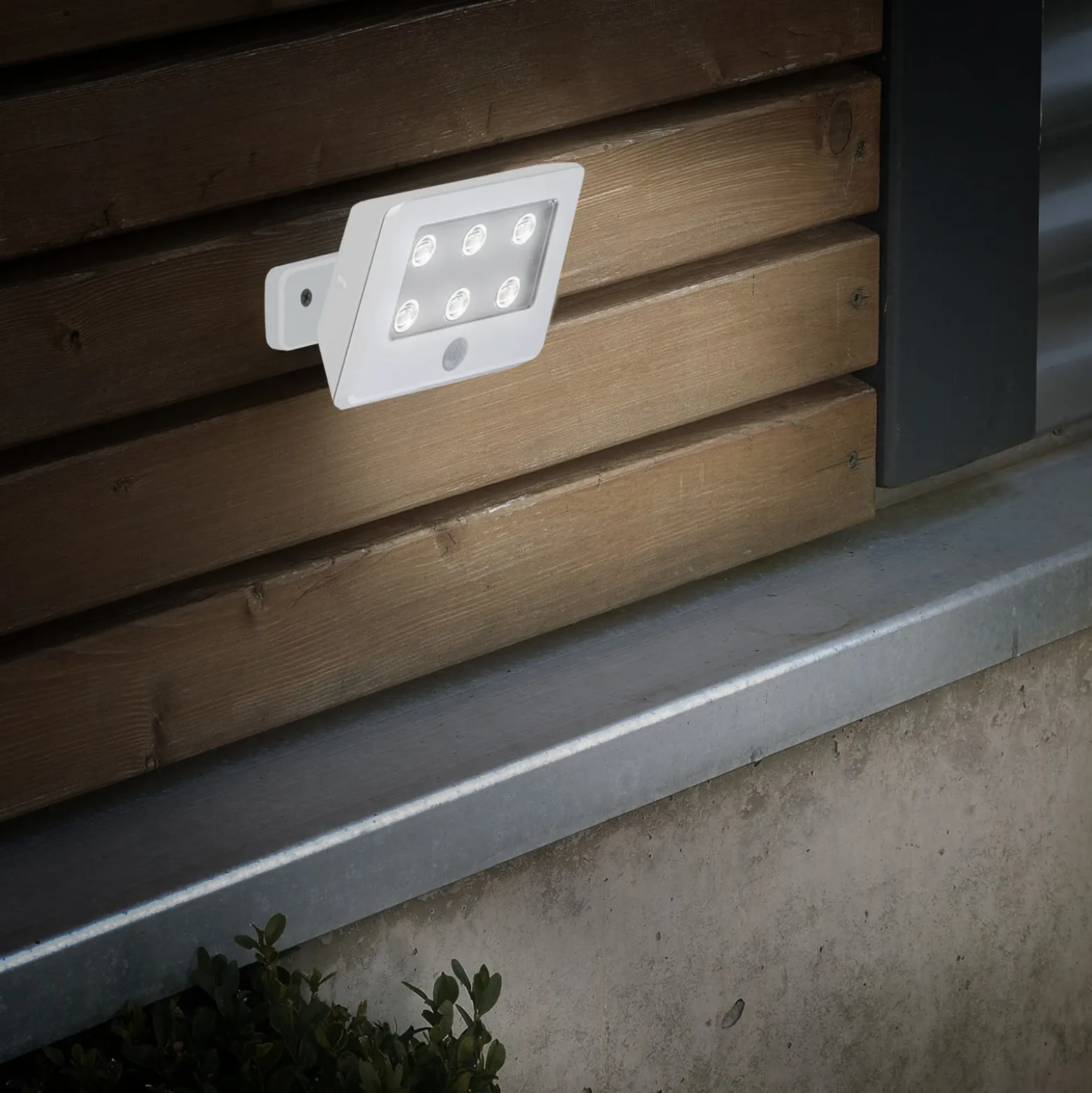 Foco de exterior LED Kollig con sensor IP54 blanco