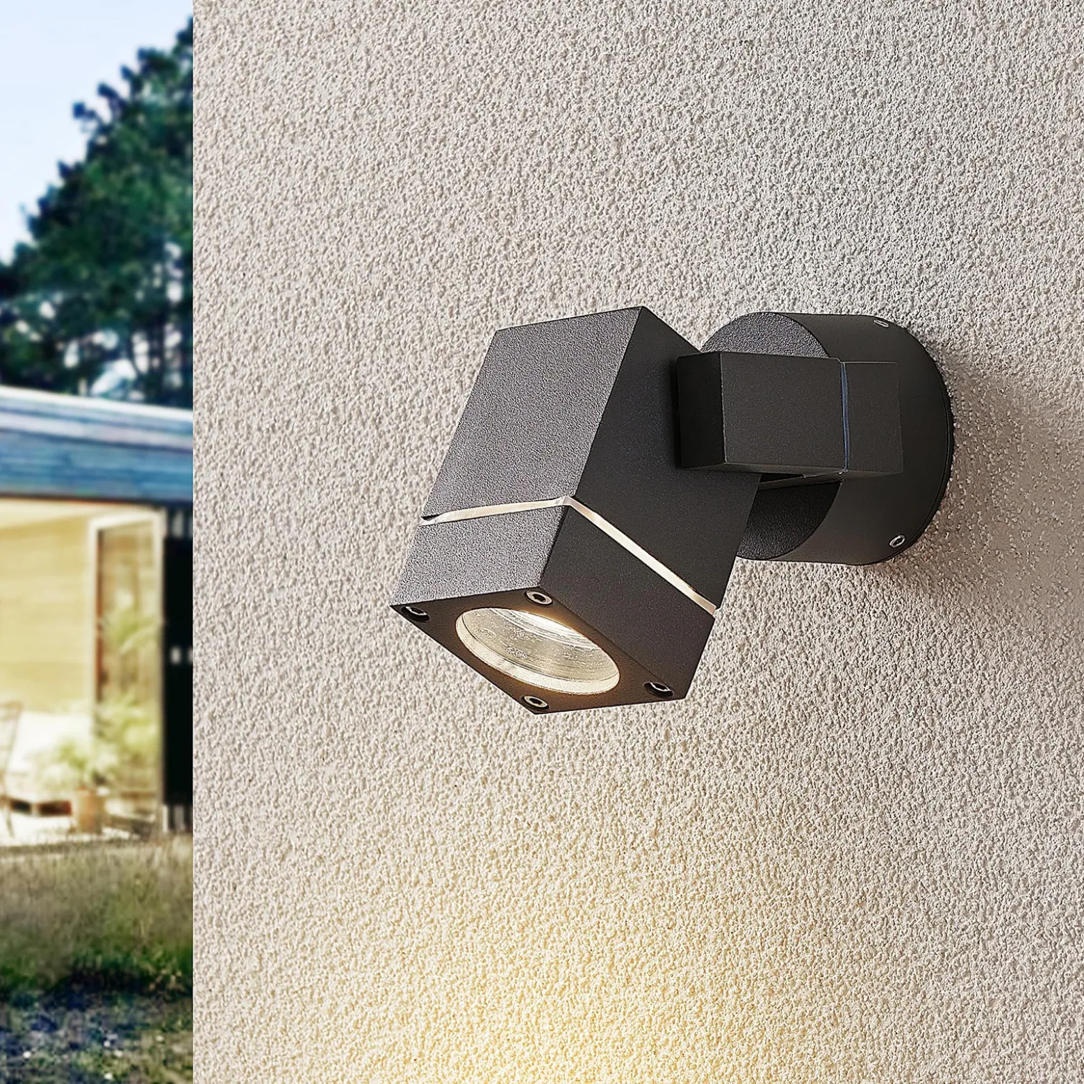 Foco de pared exterior Lucande Kavuna, angular, antracita, IP54