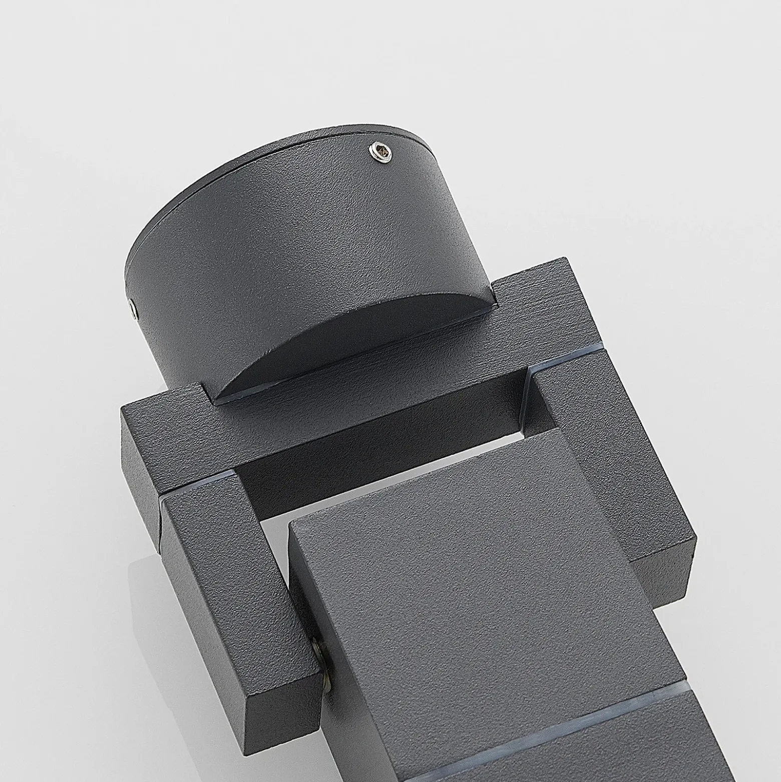 Foco de pared exterior Lucande Kavuna, angular, antracita, IP54