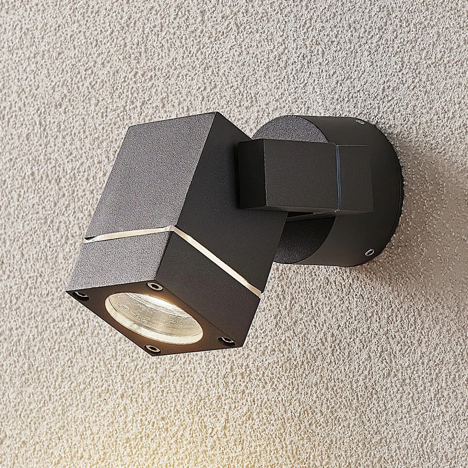 Foco de pared exterior Lucande Kavuna, angular, antracita, IP54
