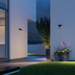 Foco exterior con sensor inteligente STEINEL One SC de 2 luces, color