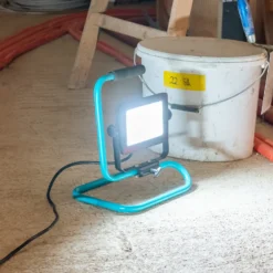 Foco exterior LED Avelar, negro/turquesa, 32 cm de ancho, metal
