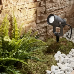 Foco exterior LED Jon de Lucande, con piqueta, ajustable, IP65