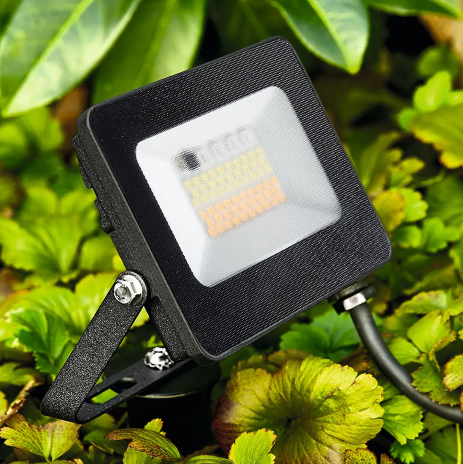 Foco exterior LED Kingston con pica de suelo, RGBW