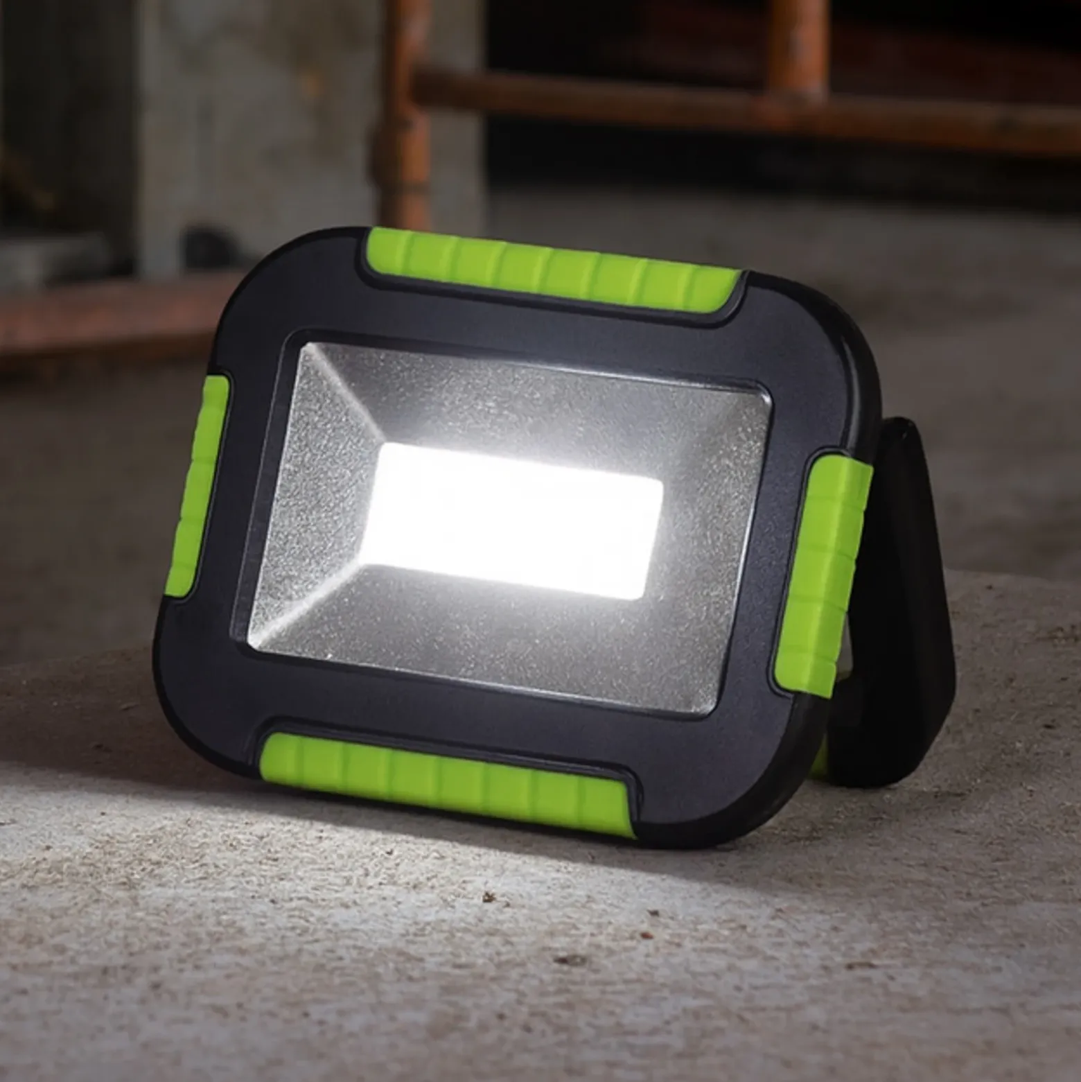 Foco exterior LED recargable 850946, negro/verde, longitud 16 cm