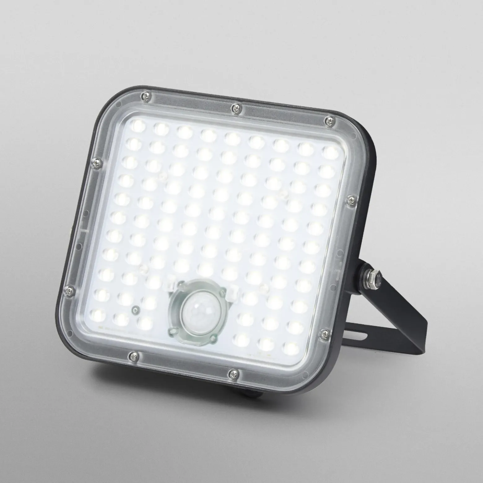 Foco exterior solar ENDURA de OSRAM, 30 W, sensor, 4000 K, IP65
