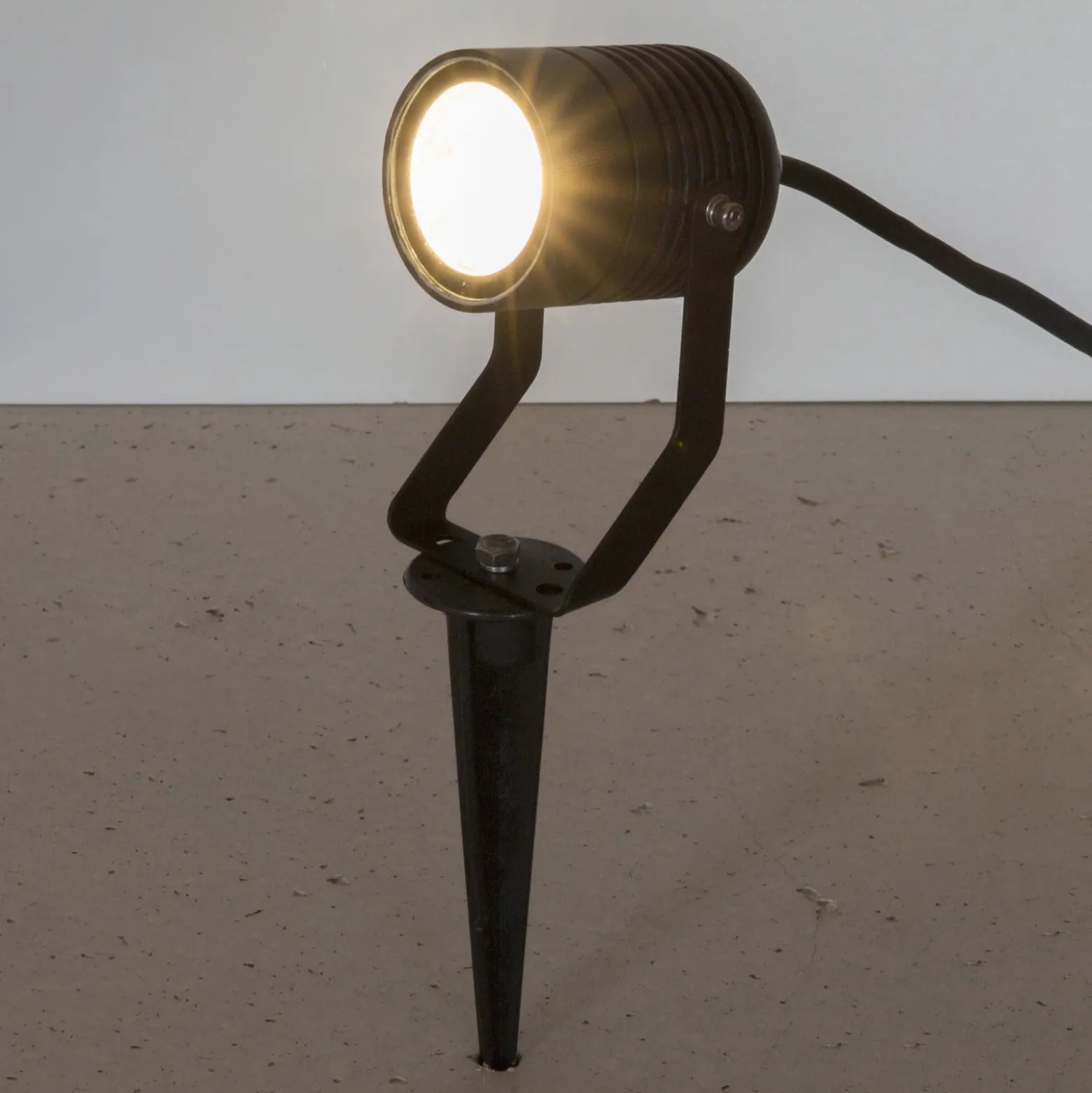 Foco LED con pica Pasas giratorio