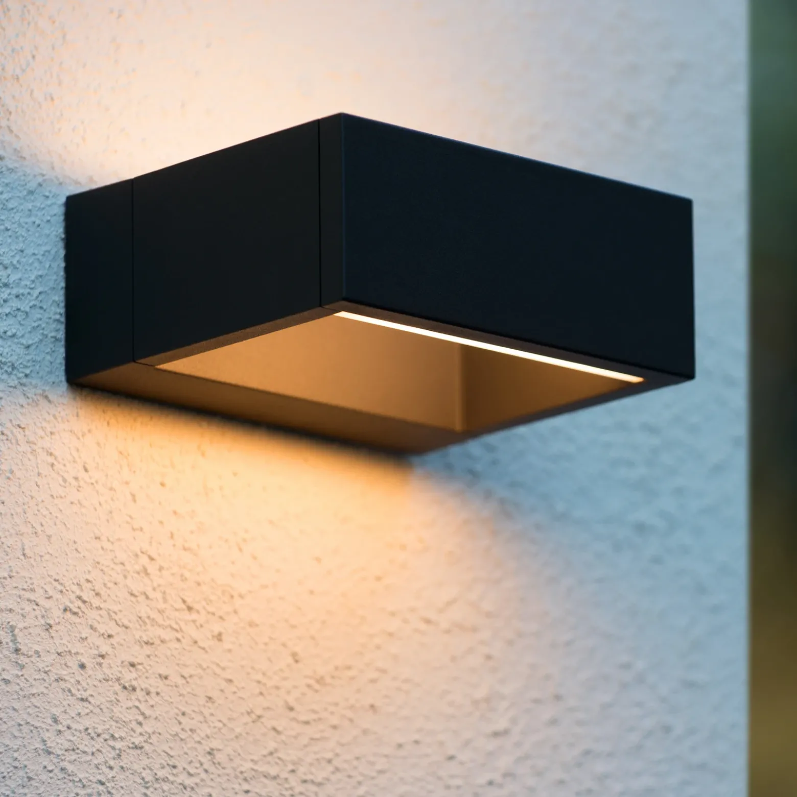 Goa - aplique de exterior LED angular en negro