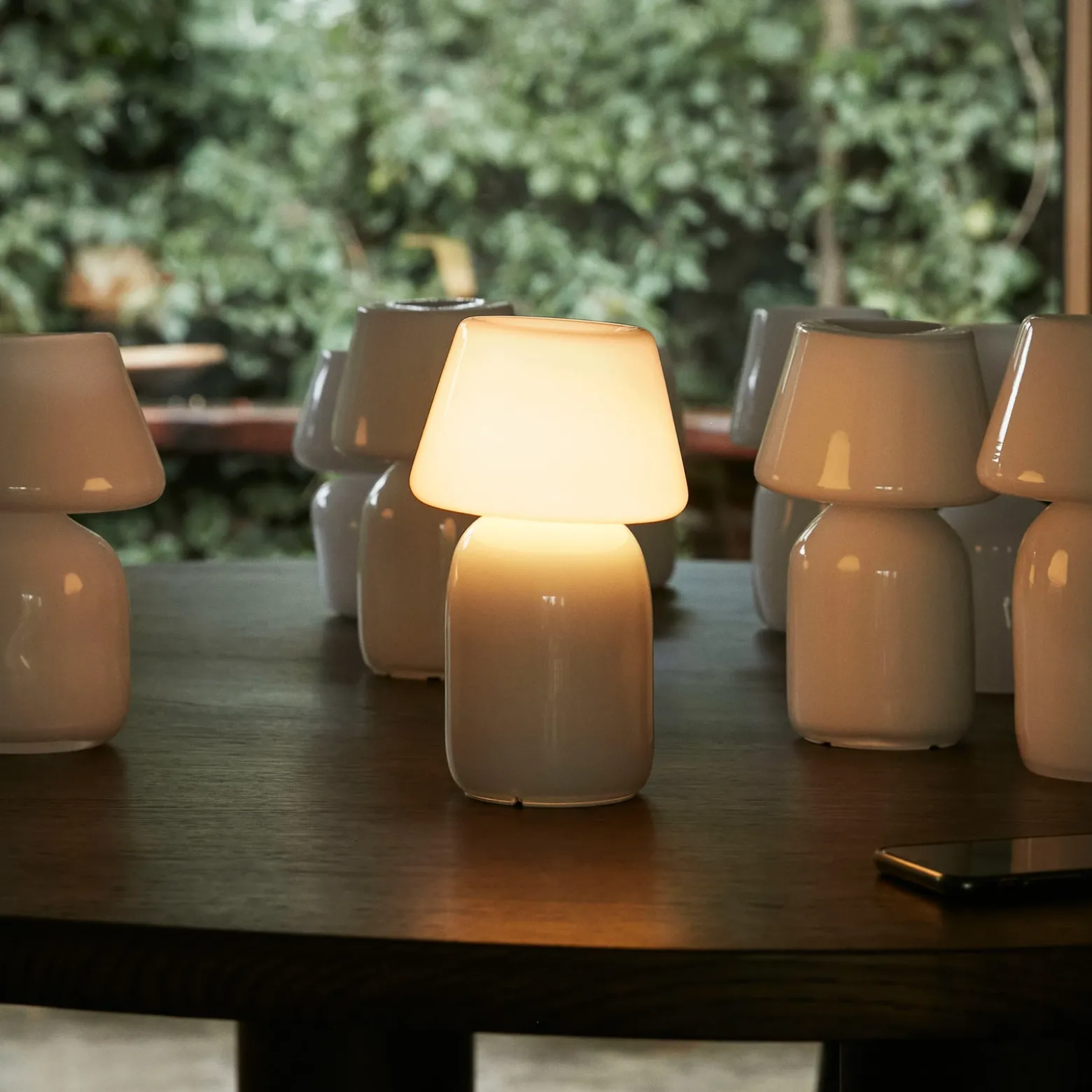 HAY Apollo Lámpara de mesa LED portátil recargable de cristal