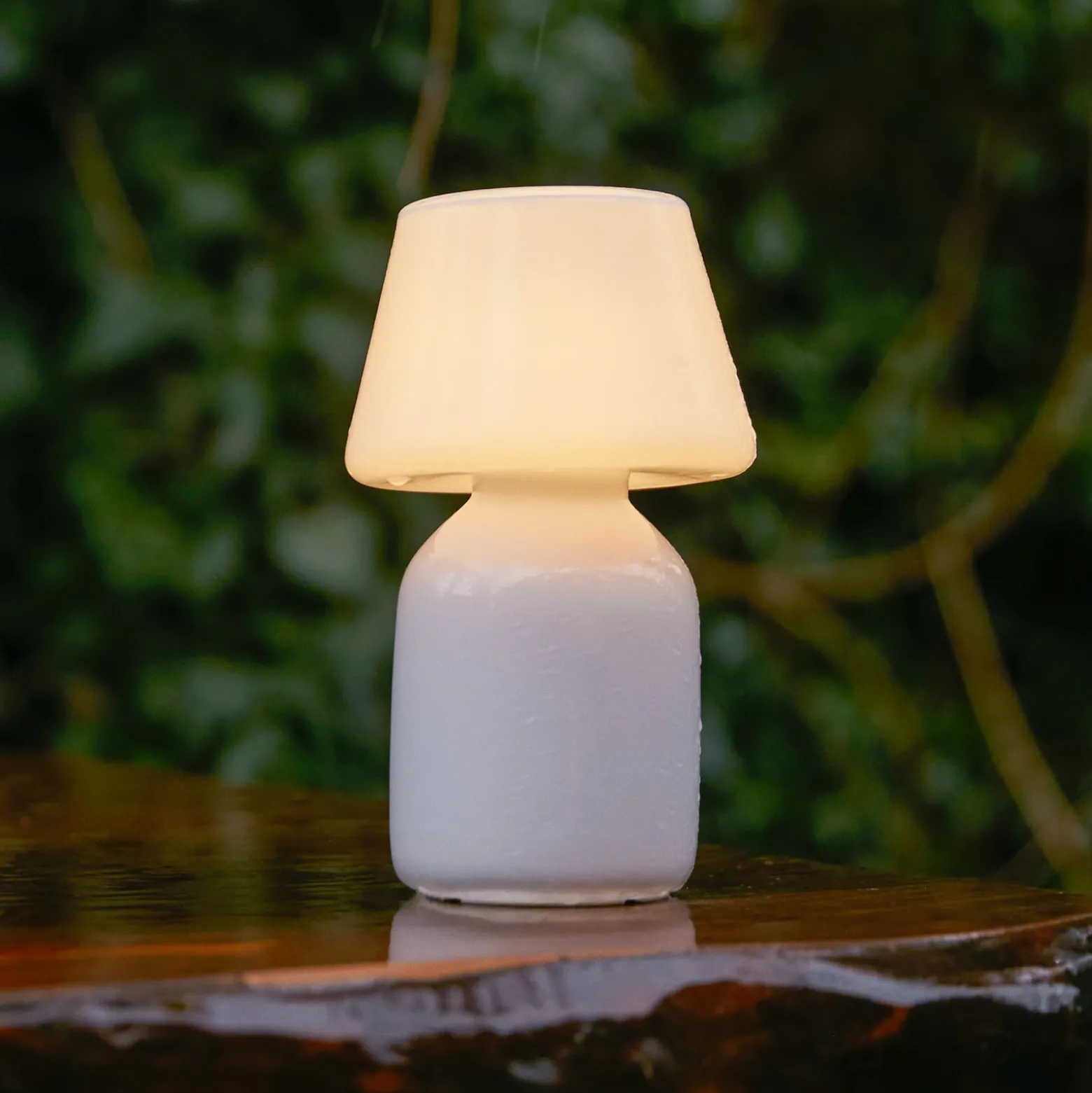 HAY Apollo Lámpara de mesa LED portátil recargable de cristal