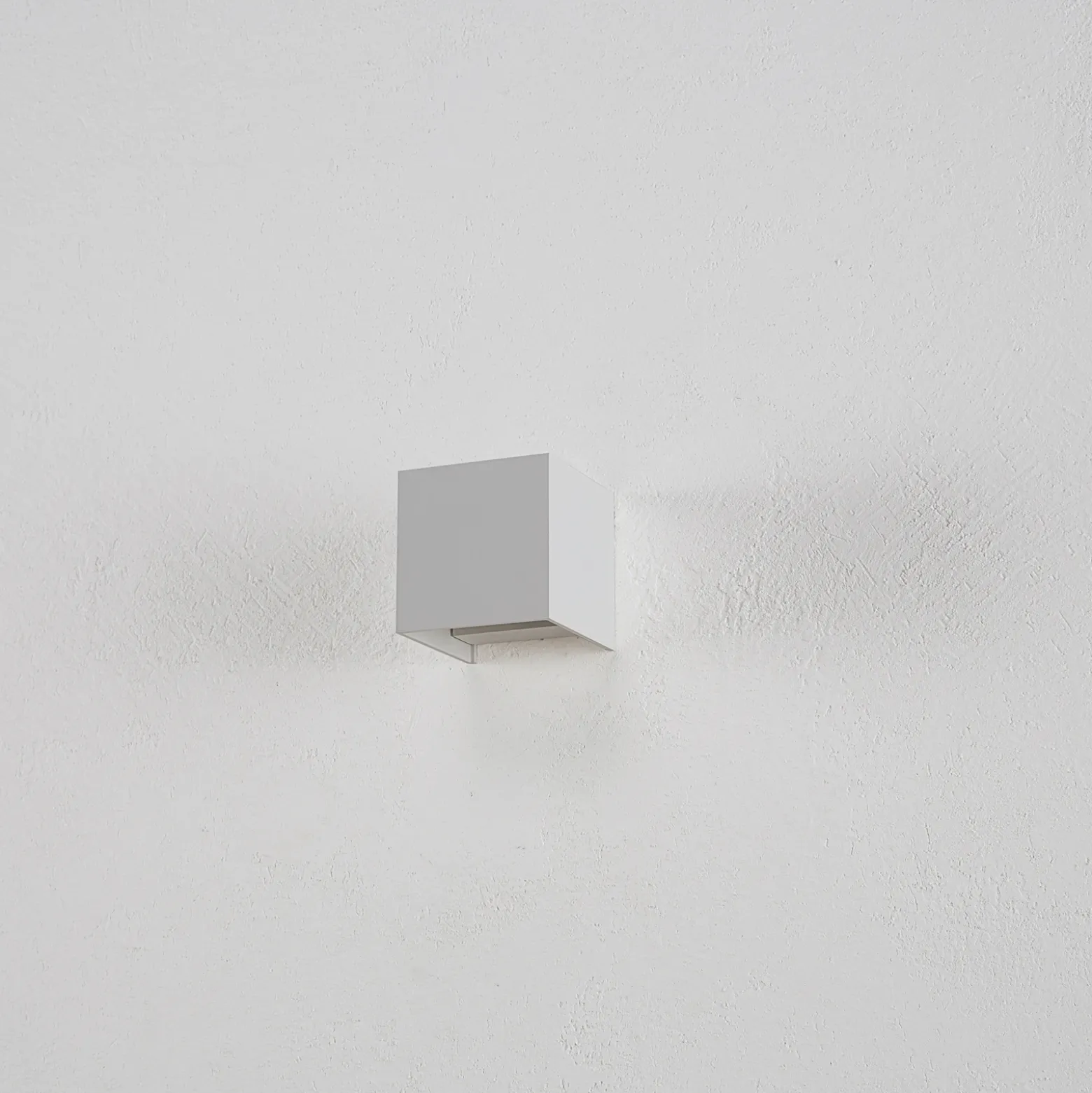 Helestra Siri 44 aplique exterior up/down blanco