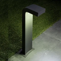 Iluminación de senderos KLAMP de color antracita