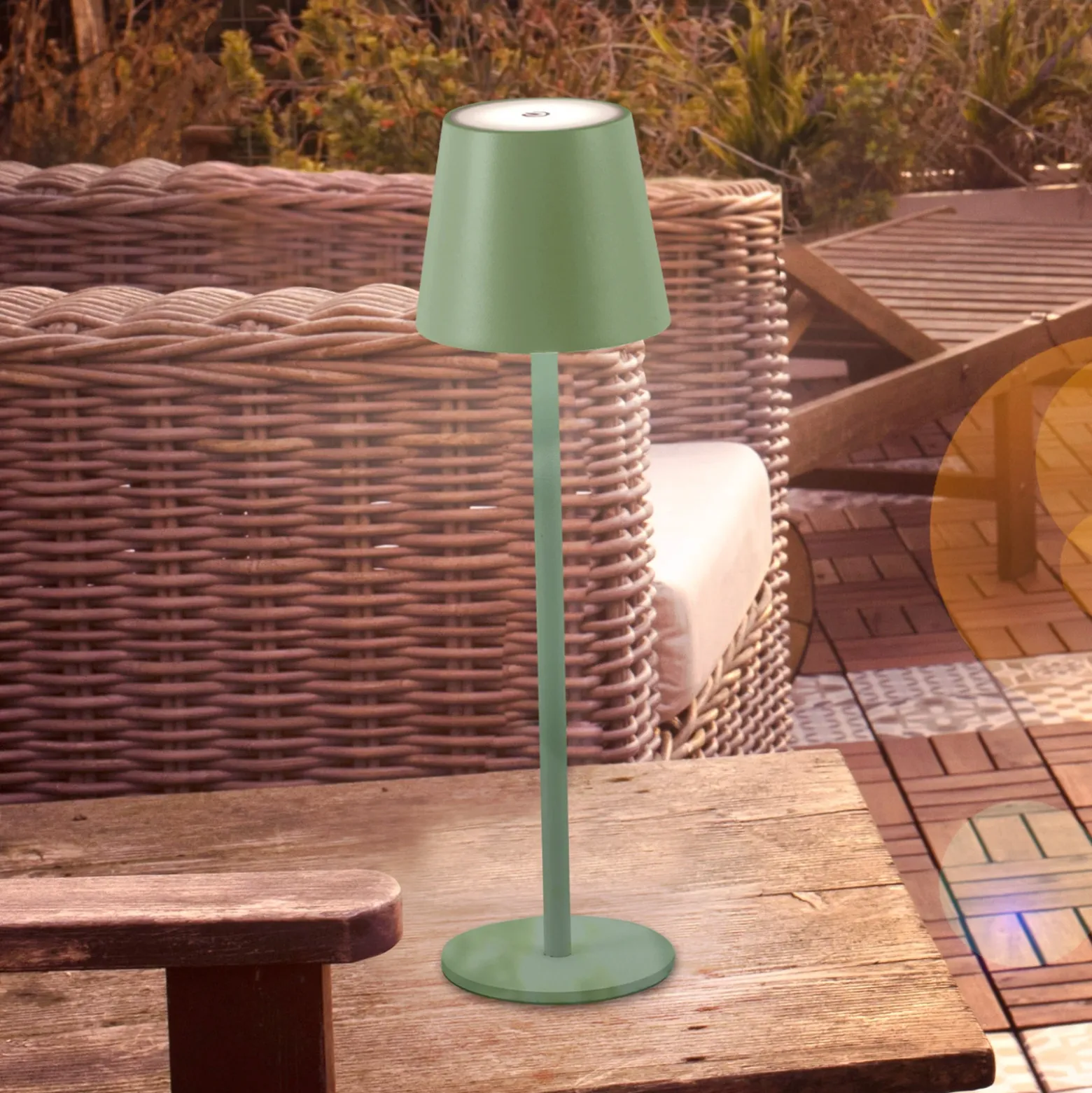 JUST LIGHT. Euria lámpara de mesa LED recargable, verde, hierro, IP54