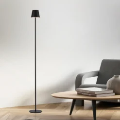 JUST LIGHT. Euria lámpara de pie LED recargable, negra, hierro, IP54