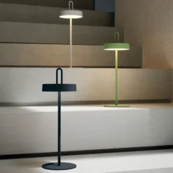 JUST LIGHT. Lámpara de mesa LED recargable Amag, verde, hierro, IP44