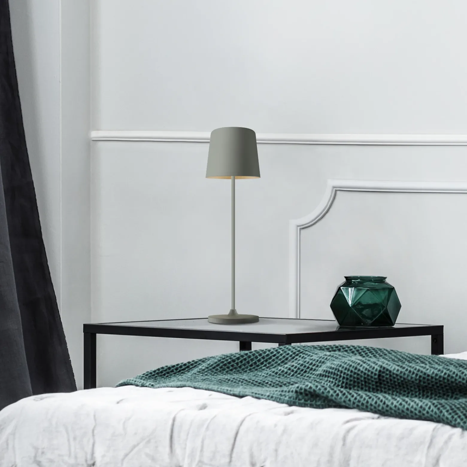Kaami lámpara de mesa LED recargable, atenuable, gris mate