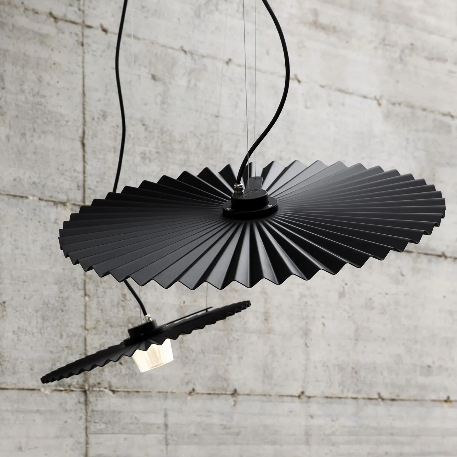 Karman Gonzaga lámpara colgante LED Ø 59 cm, negro