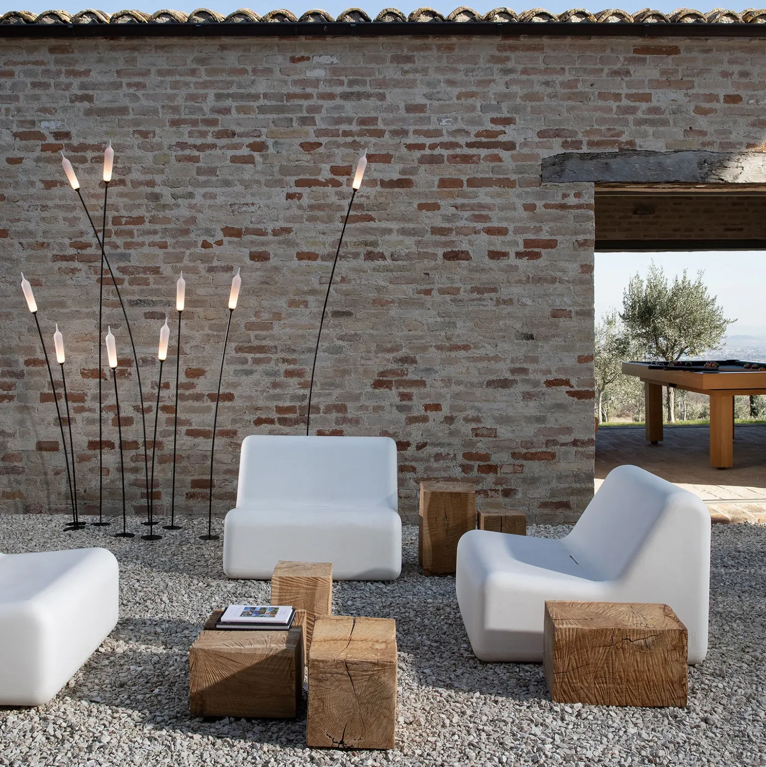 Karman Nilo lámpara LED con pica, altura 118 cm