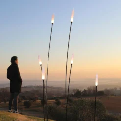 Karman Nilo lámpara LED con pica, altura 118 cm