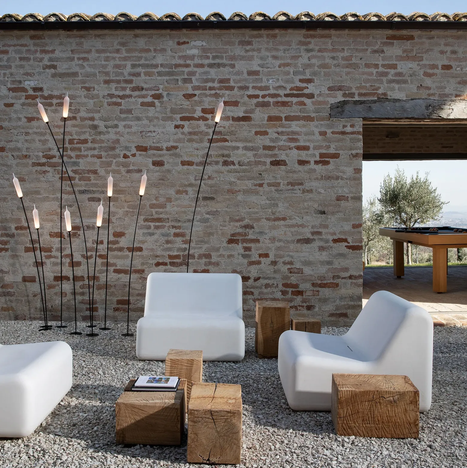 Karman Nilo lámpara LED con pica, altura 220 cm