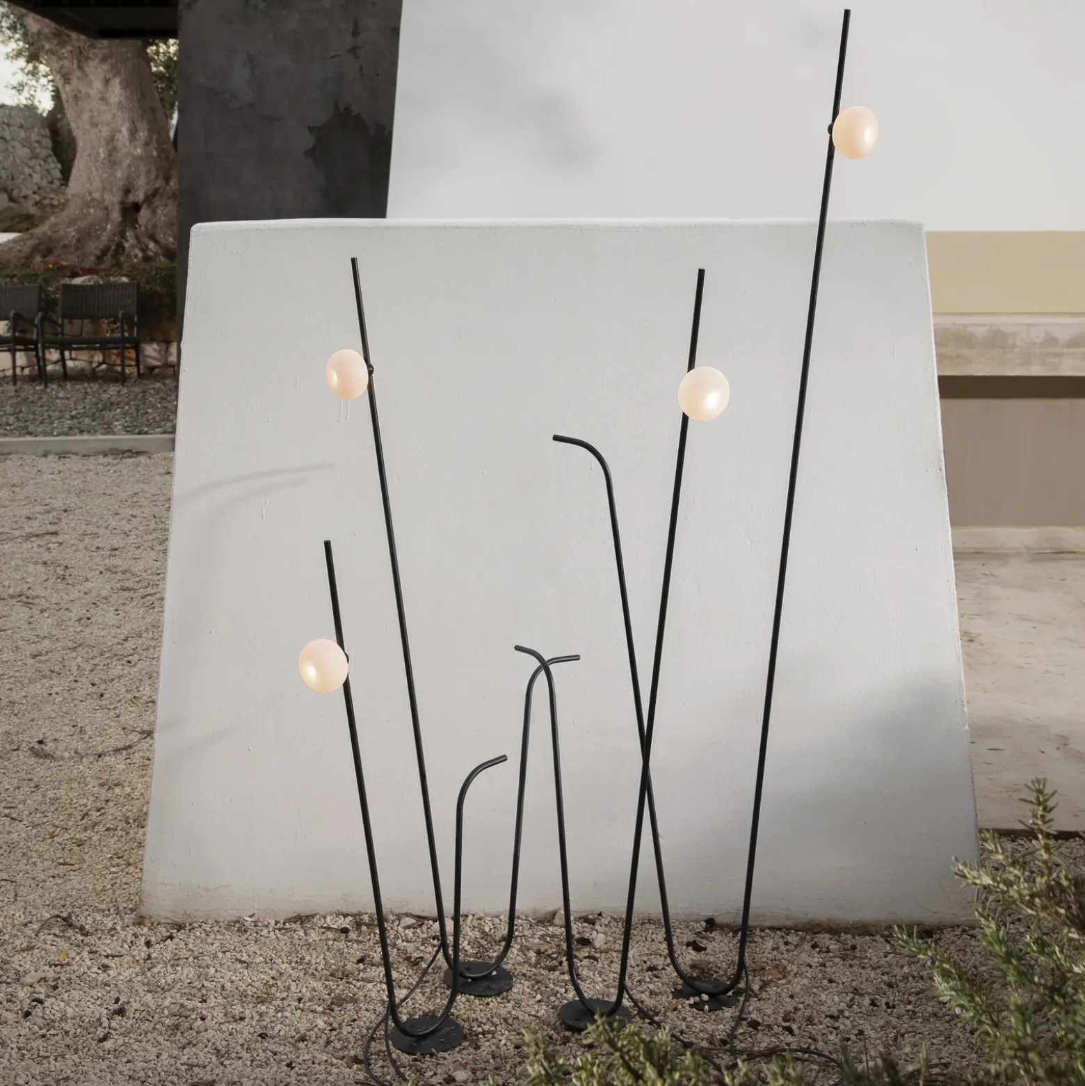 Karman Pois lámpara de pie pica IP65 3.000K 158 cm