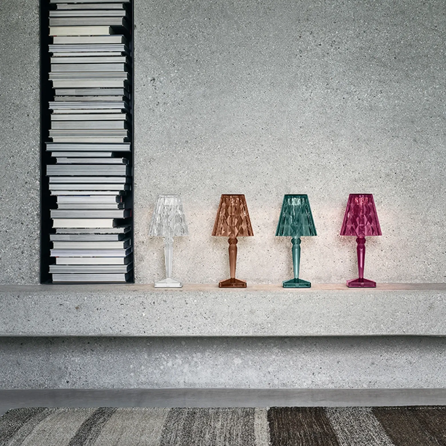 Kartell Big Battery - lámpara de mesa IP54, cola
