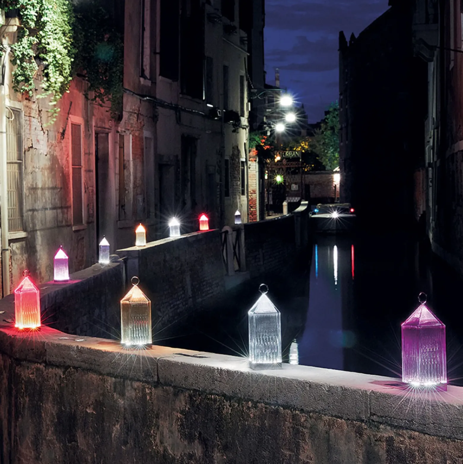 Kartell Lantern lámpara de mesa LED, lila IP54