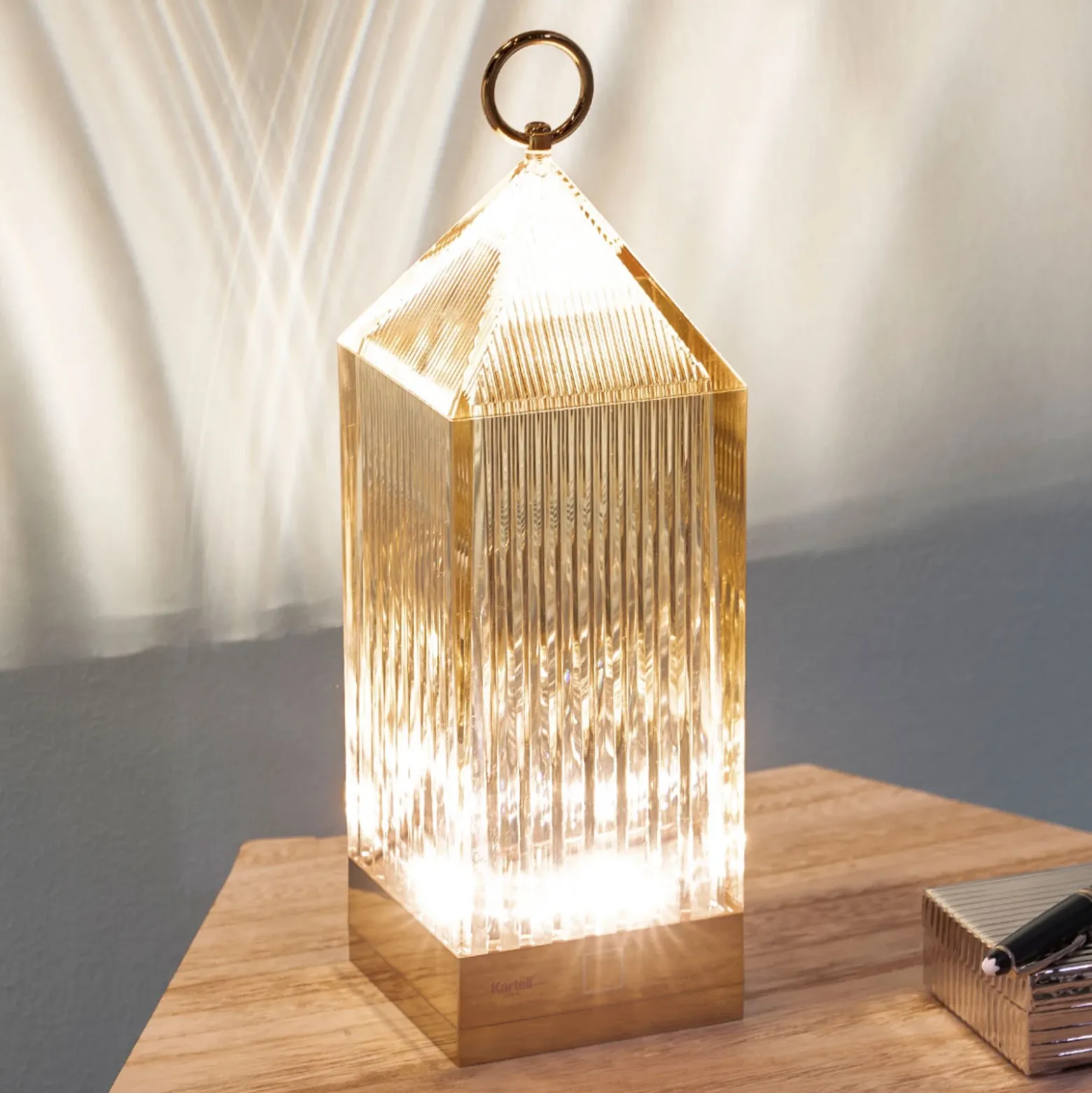Kartell Lantern lámpara de mesa LED, ámbar IP54