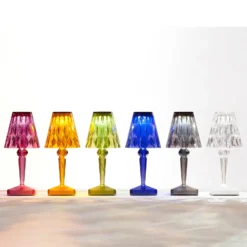 Kartell Lámpara de mesa LED recargable Battery, 26 cm, verde, IP54