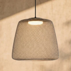 Lampára colgante exterior LED Lucande Korvyn, gris, Ø 50 cm, regulable por pasos