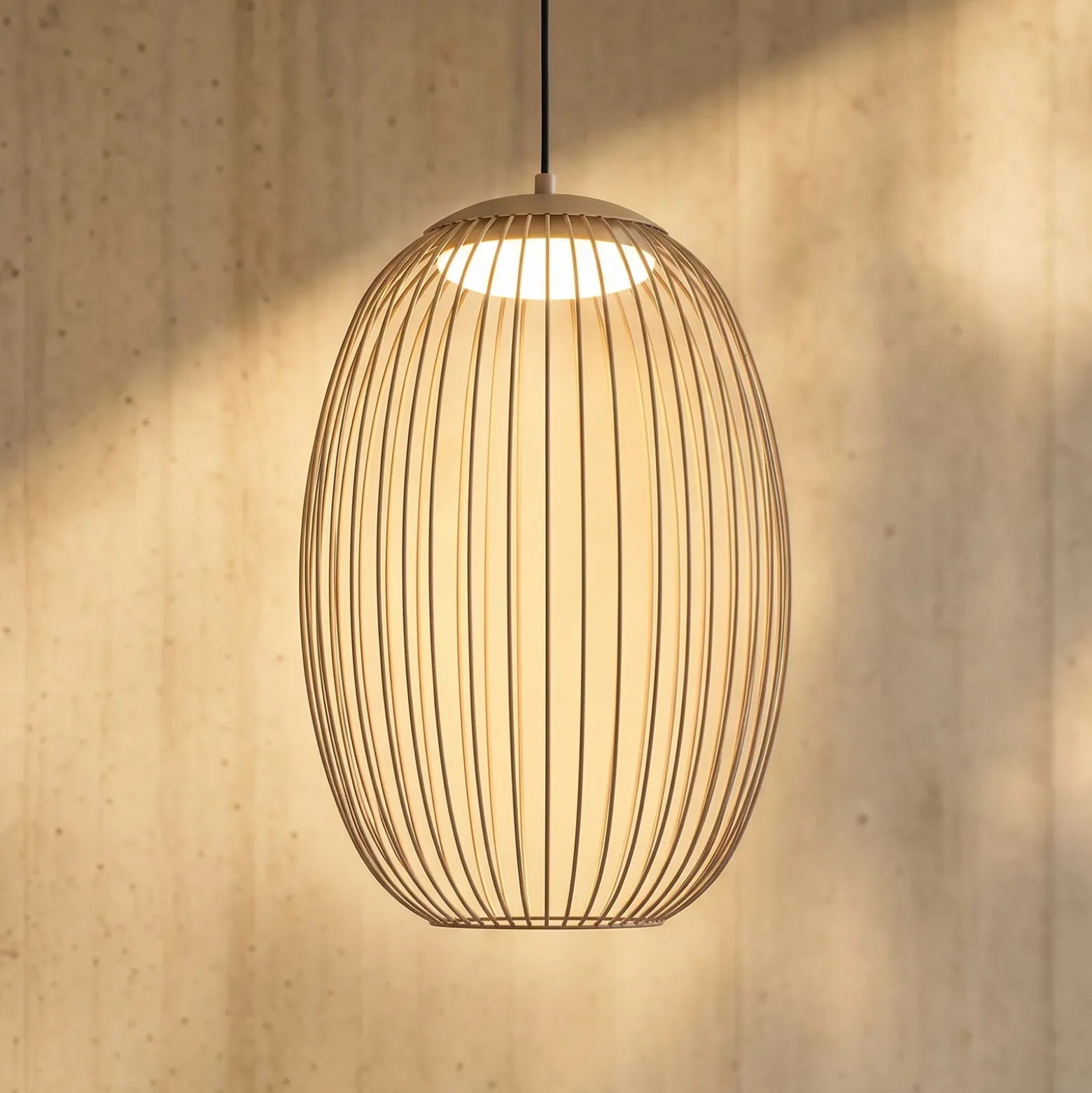 Lampára colgante exterior LED Lucande Richi, beige, Ø 35 cm, atenuable