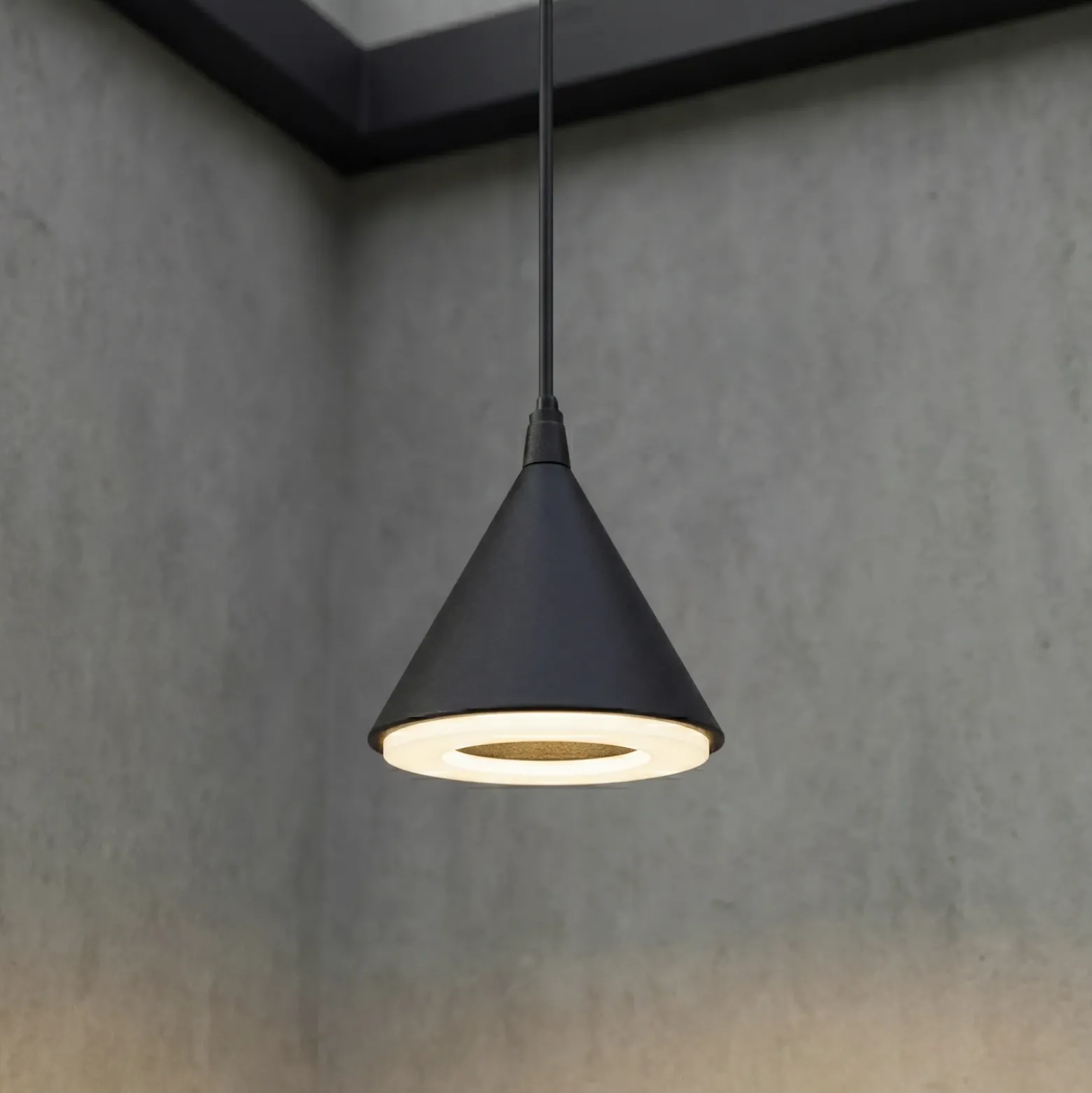 Lampára colgante exterior LED Lindby Soran, Ø 15 cm, negra, IP44