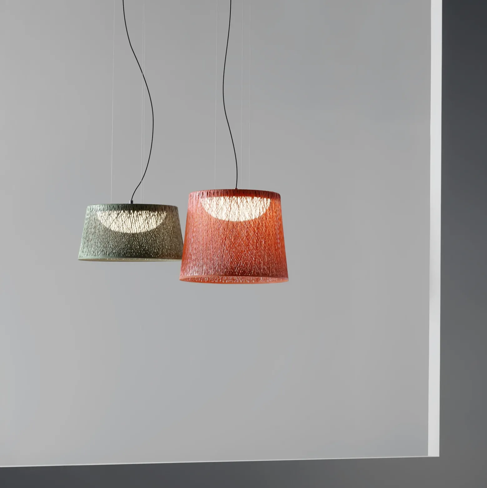 Lampára colgante exterior LED WIND de Vibia, beige, 64 x 120 cm, 927