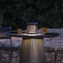 Les Jardins Lámpara de mesa solar LED Halo, gris, aluminio/granito