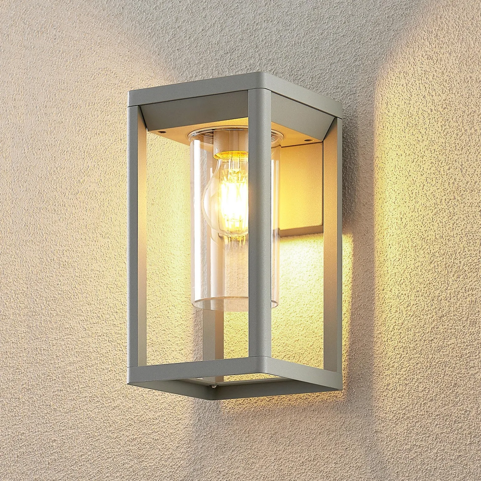 Lindby aplique de exterior Estami, plateado, metal, 27 cm