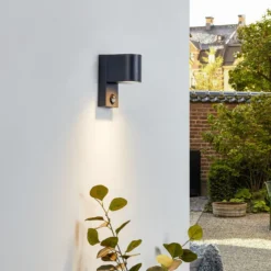Lindby Aplique de exterior Gelso, aluminio, 15 cm, GU10, sensor