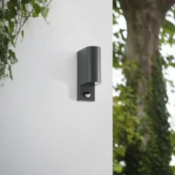 Lindby Aplique de exterior Palina, sensor, IP44, antracita