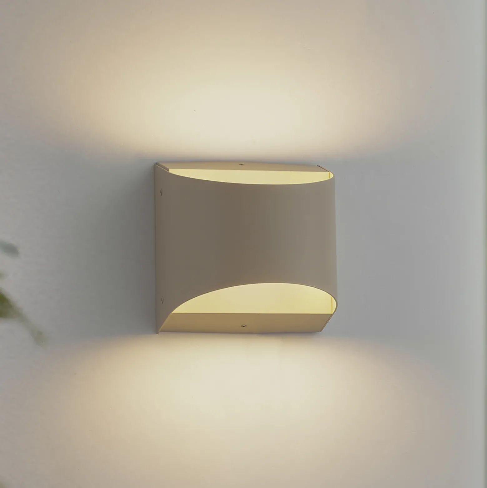 Lindby aplique LED para exterior Lenore, beige, metal, 13,5 cm