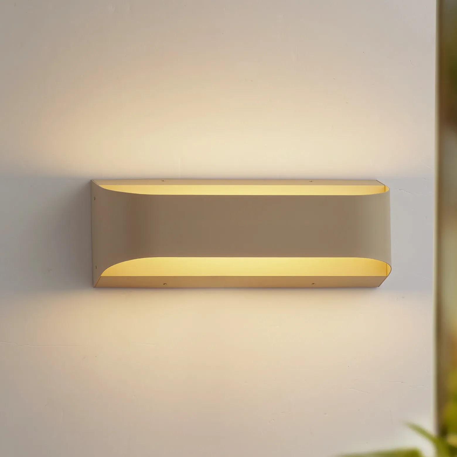 Lindby aplique LED para exterior Lenore, beige, metal, 36,5 cm
