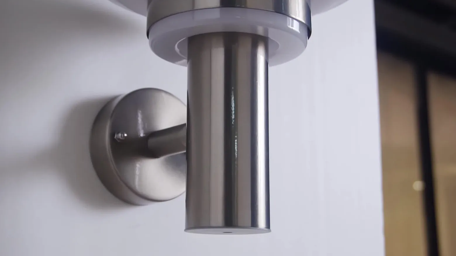 Lindby Aplique LED para exterior Lillie, altura 19 cm, acero inoxidable