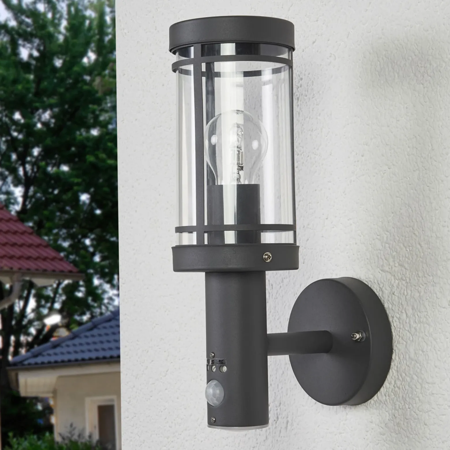 Lindby Aplique para exterior Djori, sensor, antracita, acero inoxidable