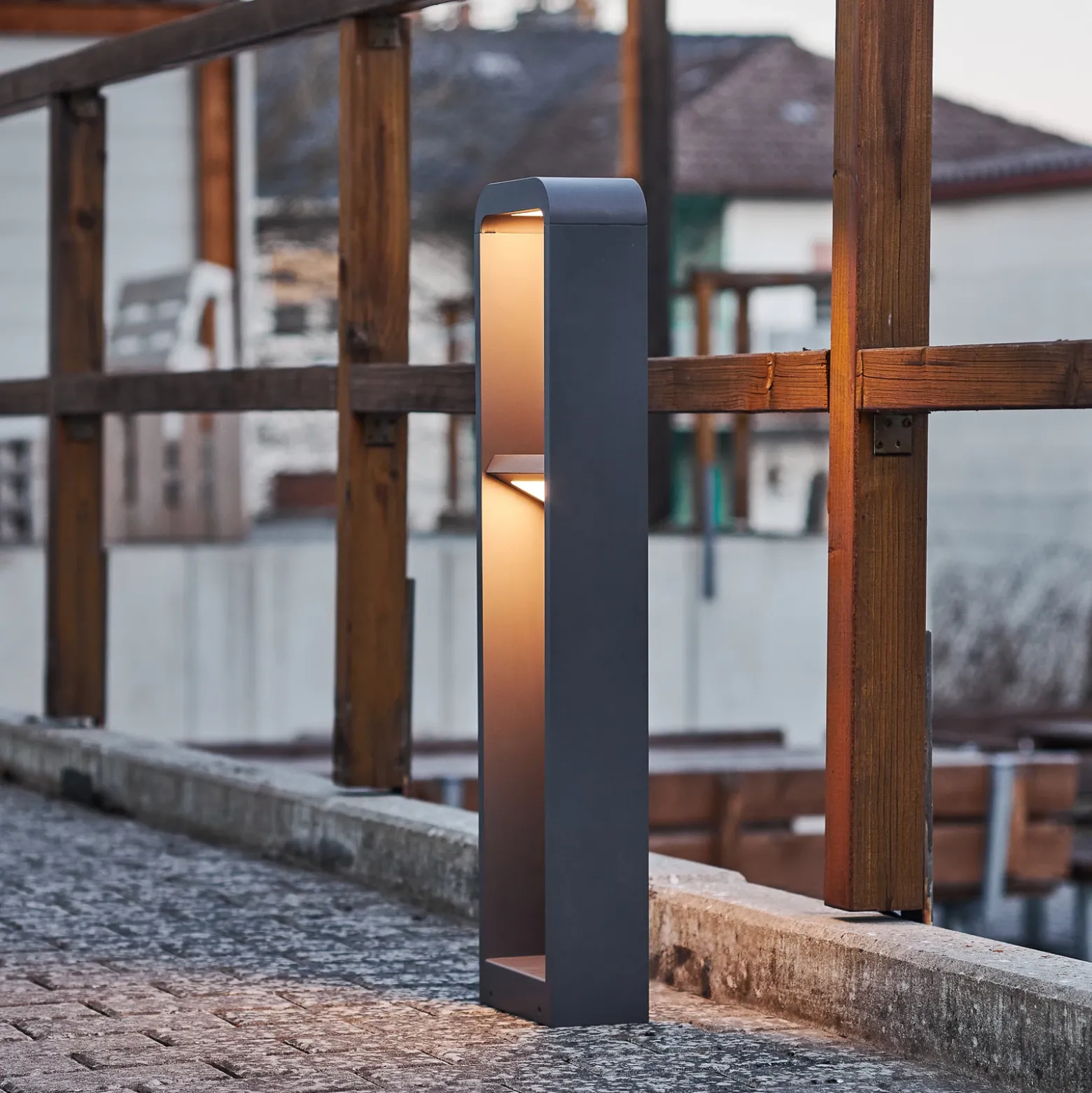 Lindby, bolardo luminoso LED Darko, 80 cm, gris, metal, IP54