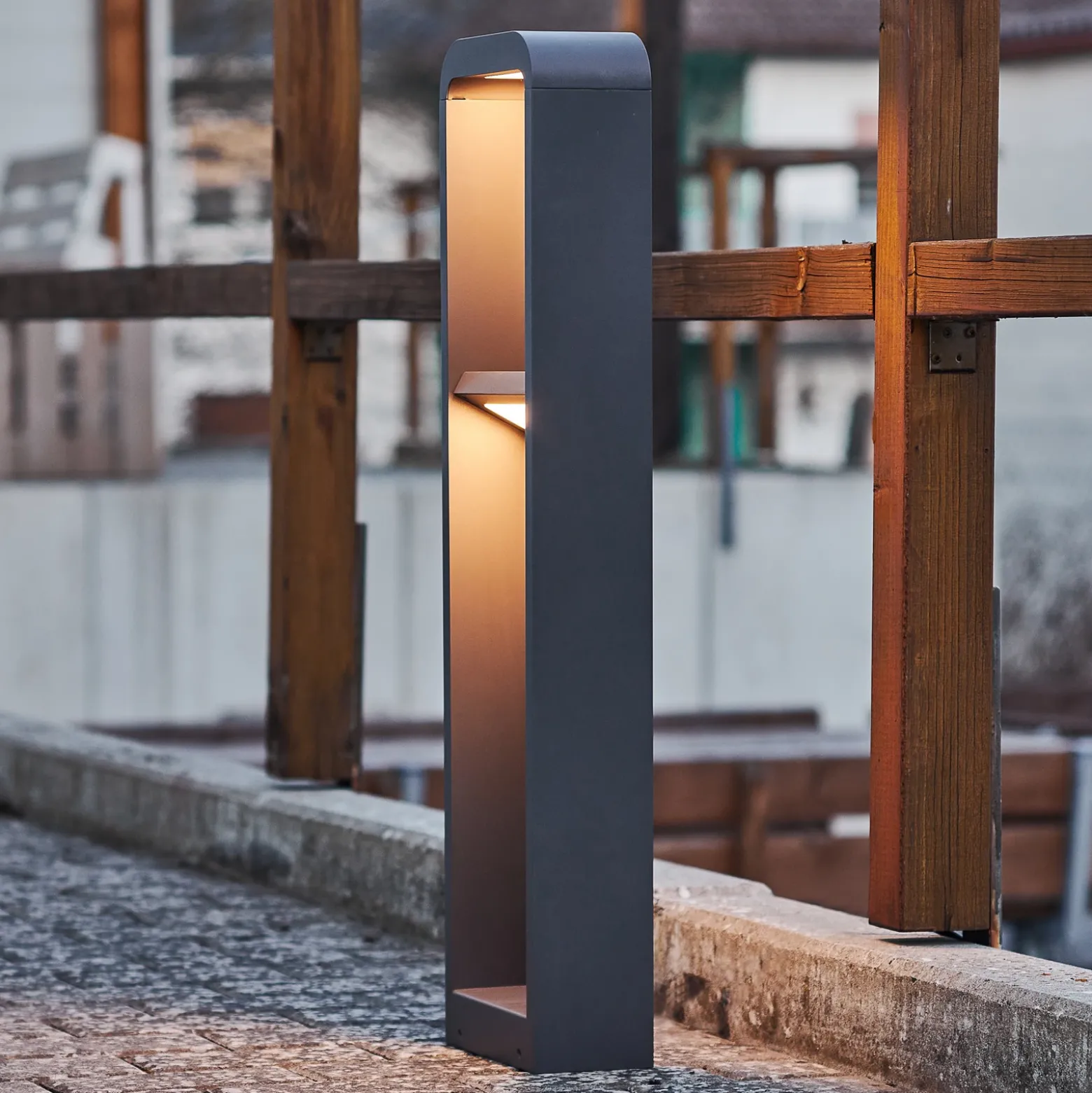 Lindby, bolardo luminoso LED Darko, 80 cm, gris, metal, IP54
