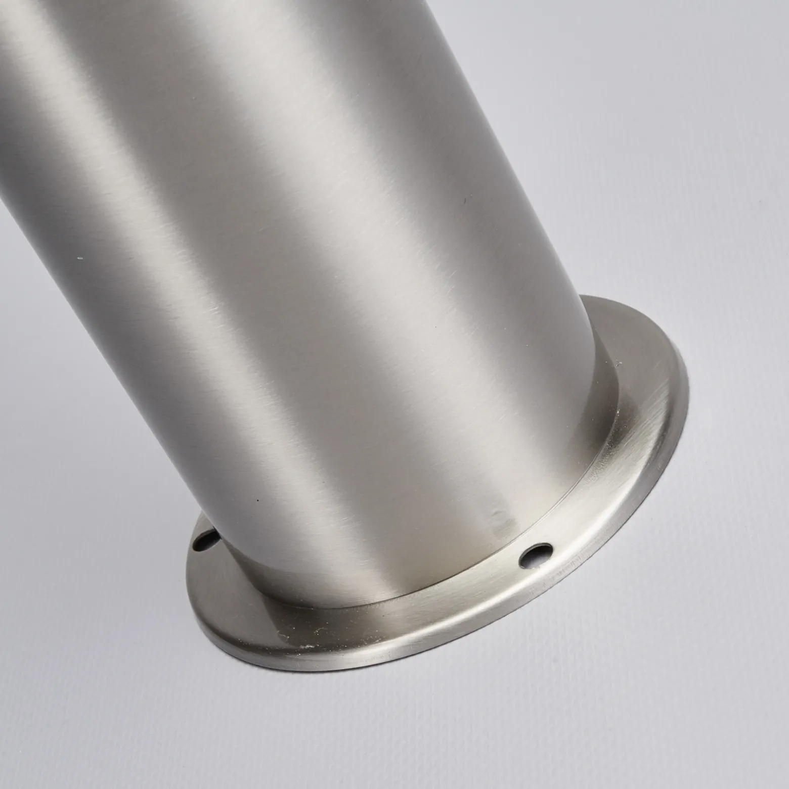 Lindby Bolardo luminoso LED Lanea, 60 cm, gris, acero inoxidable, IP44