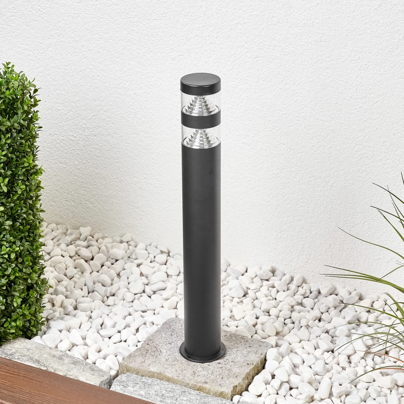Lindby Bolardo luminoso LED Lanea, 60 cm, negro, acero inoxidable, IP44