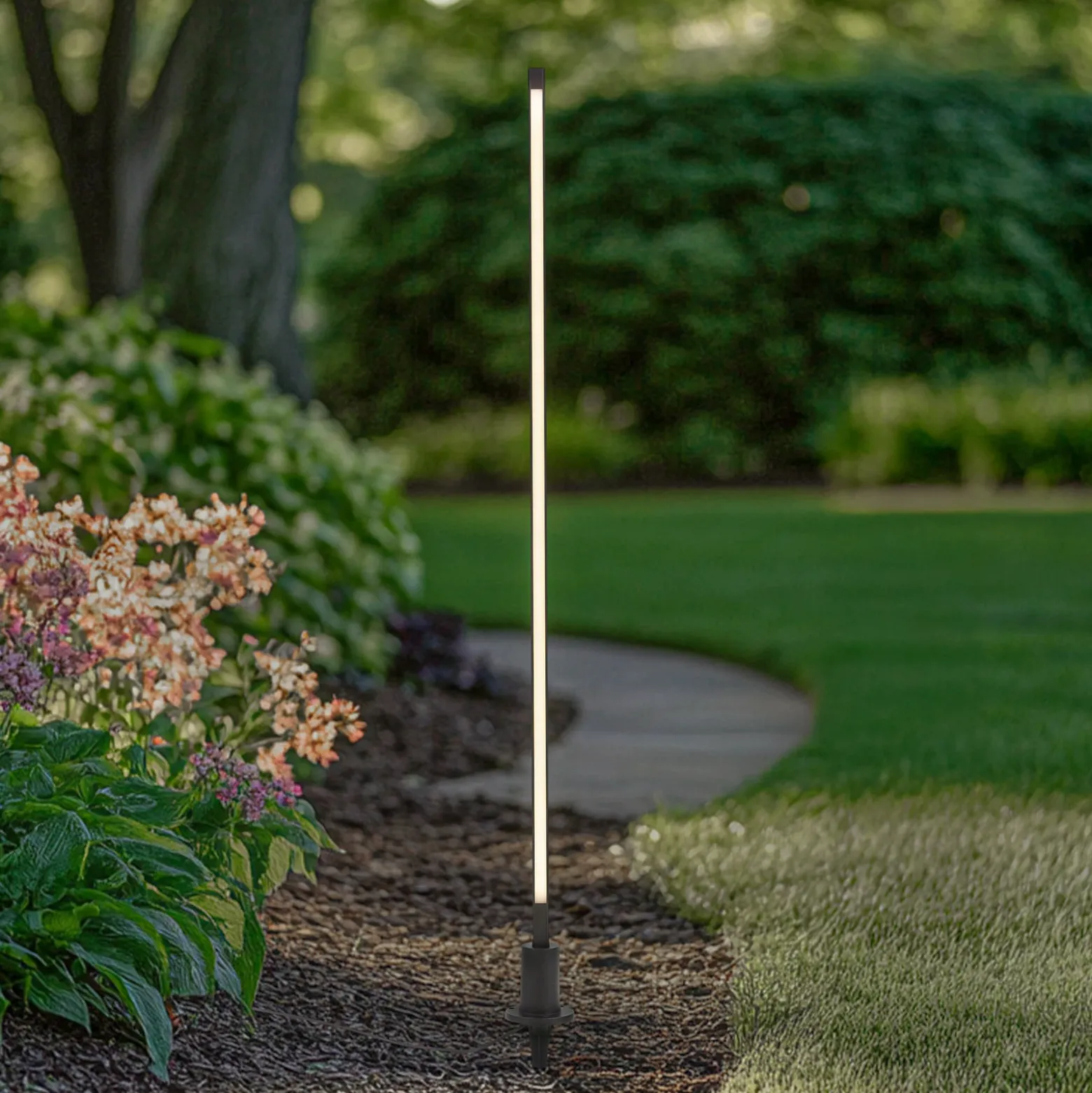 Lindby Bolardo luminoso LED Neano, 120 cm, negro, metal, IP65