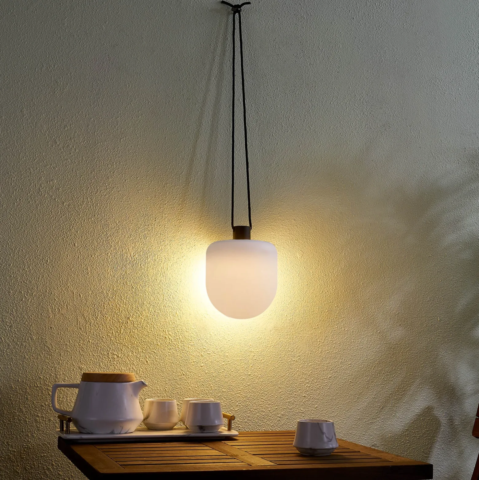 Lindby Lámpara colgante exterior Eleia, 2.700 K, 16 cm, batería recargable