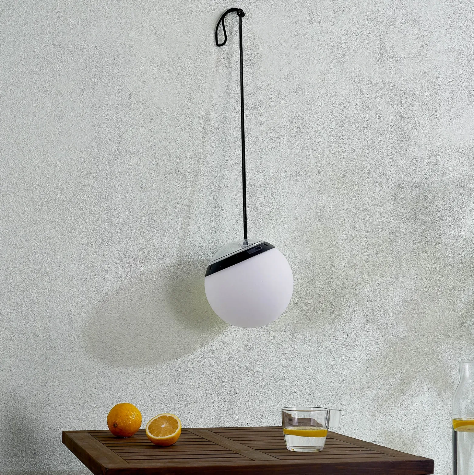 Lindby Lámpara colgante exterior Eleia, RGBW, 20 cm, batería recargable