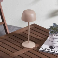 Lindby Lámpara de mesa LED recargable Arietty, beige, atenuable, IP65