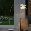Lindby Lámpara de pie exterior Valdorin, beige, 199 cm, IP44